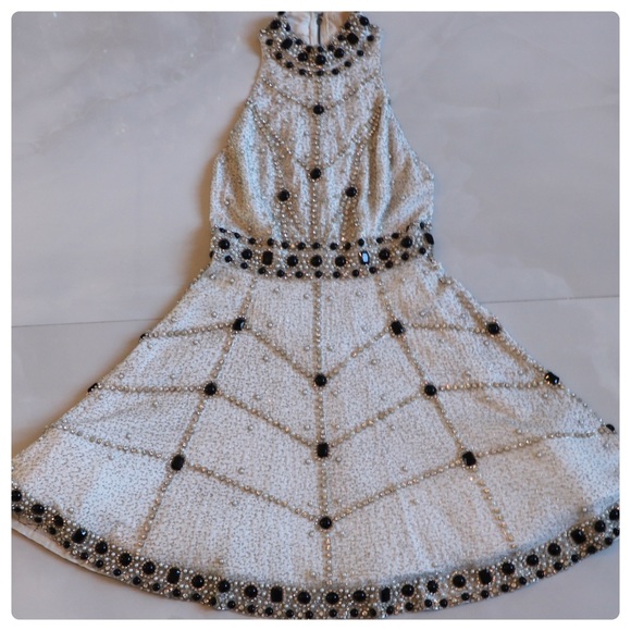 ALICE +OLIVIA Hollie Crystal Pearl Embellished Dress - Picture 7 of 15